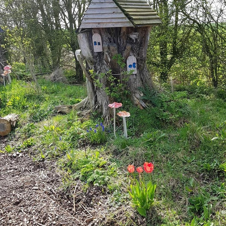Romantic Escape Luxury Hobbit House With Hot Tub! Sheerness Eksteriør billede