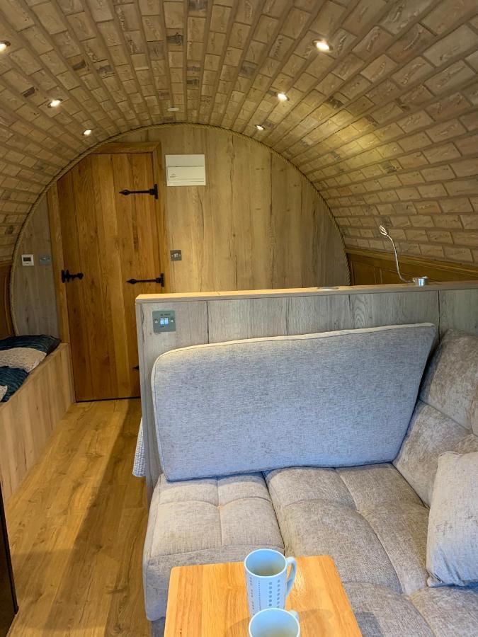 Romantic Escape Luxury Hobbit House With Hot Tub! Sheerness Eksteriør billede